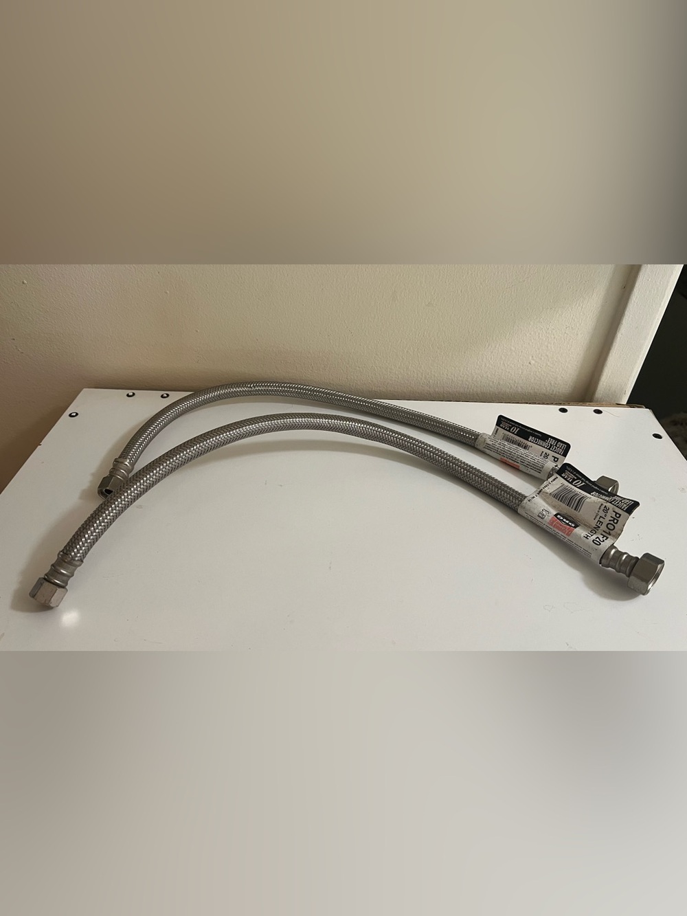 Two Fluidmaster PRO1F20 Faucet Connectors